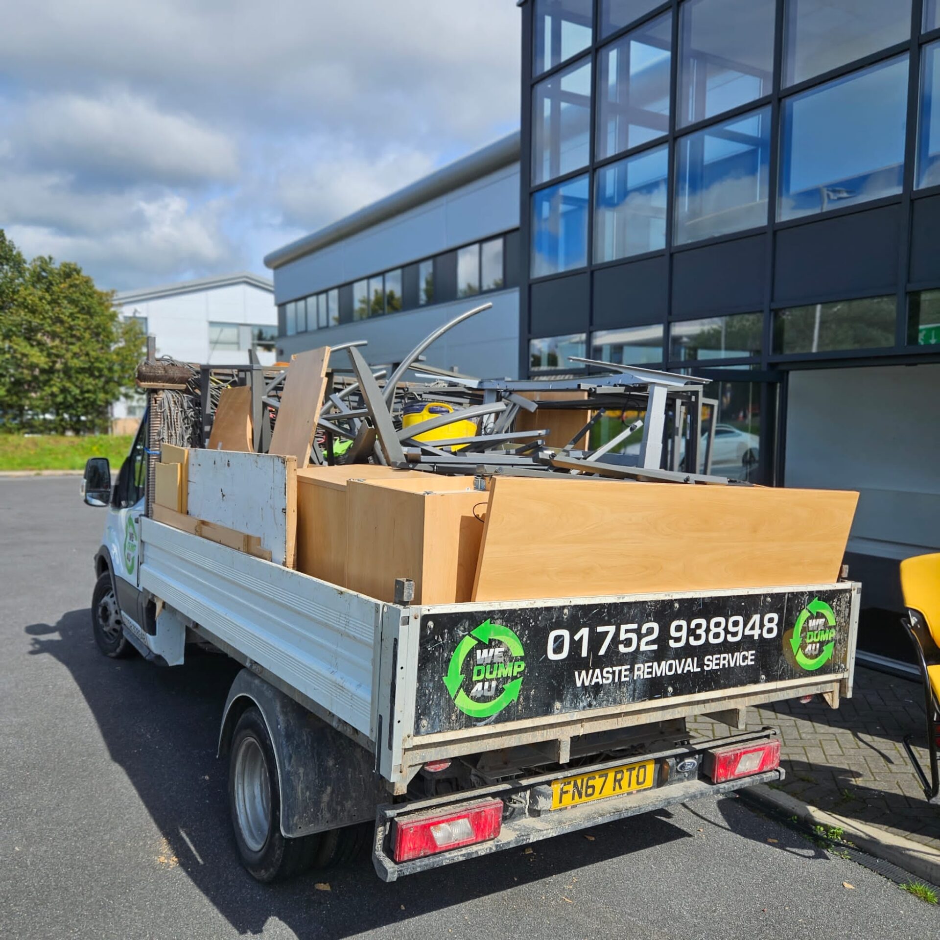 Wedump4u van full of office waste